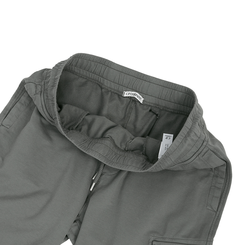 씨피컴퍼니(CP COMPANY) 남성 카고 반바지 20CMSB704A 002246G 921