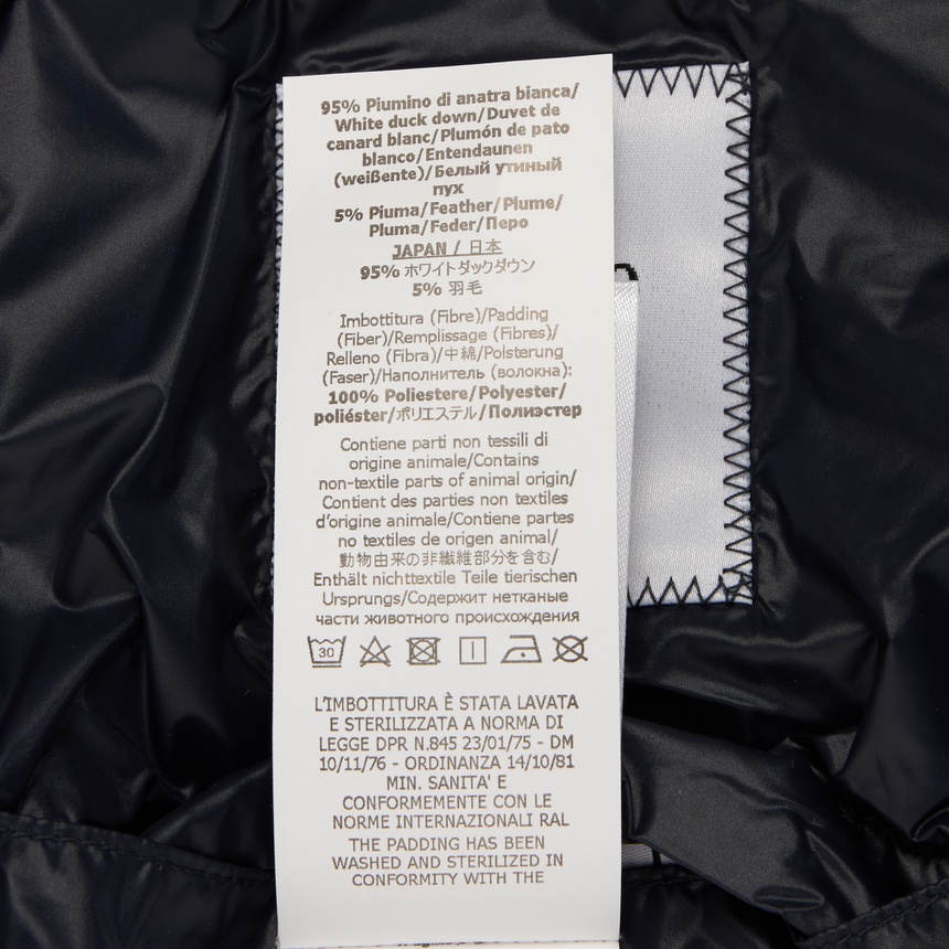 씨피컴퍼니(CP COMPANY) 남성 패딩 점퍼 21CMOW126A 110416A 888