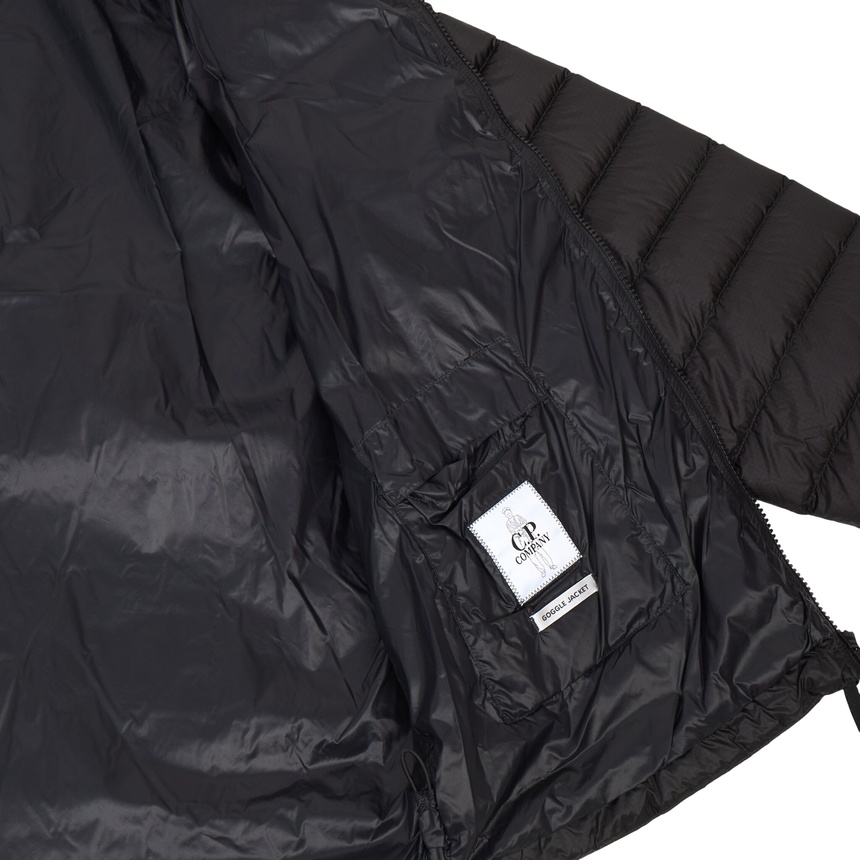 씨피컴퍼니(CP COMPANY) 남성 패딩 점퍼 21CMOW126A 110416A 999