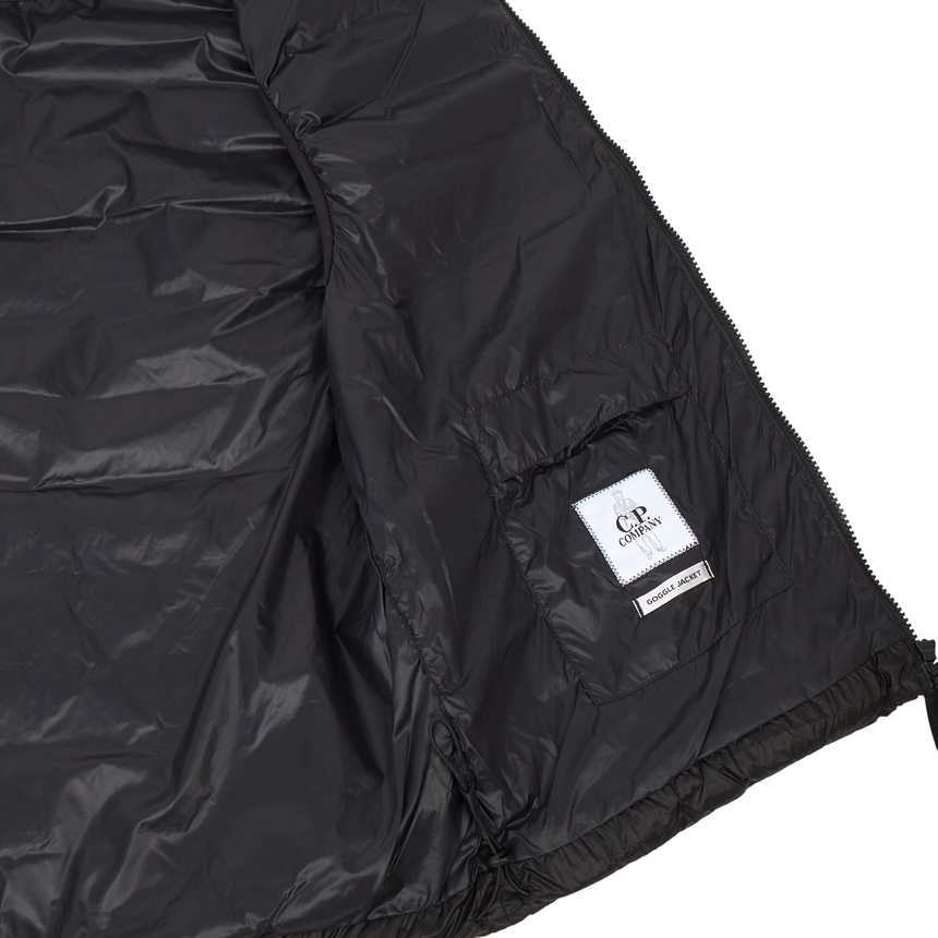 씨피컴퍼니(CP COMPANY) 남성 패딩 조끼 21CMVE014A 110416A 999