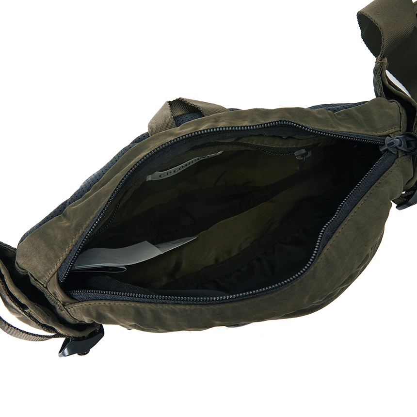 씨피컴퍼니(CP COMPANY) 남성 크로스백 RCCMAC734A 005269G 683
