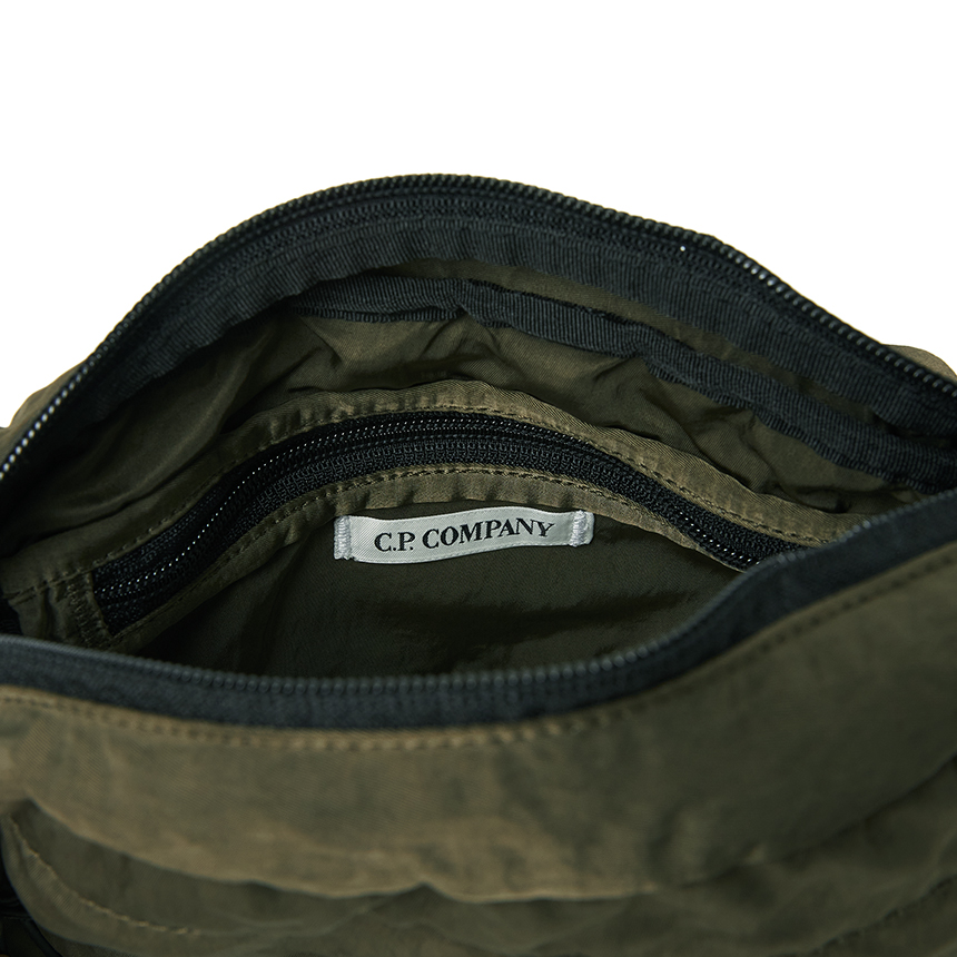 씨피컴퍼니(CP COMPANY) 남성 크로스백 RCCMAC734A 005269G 683