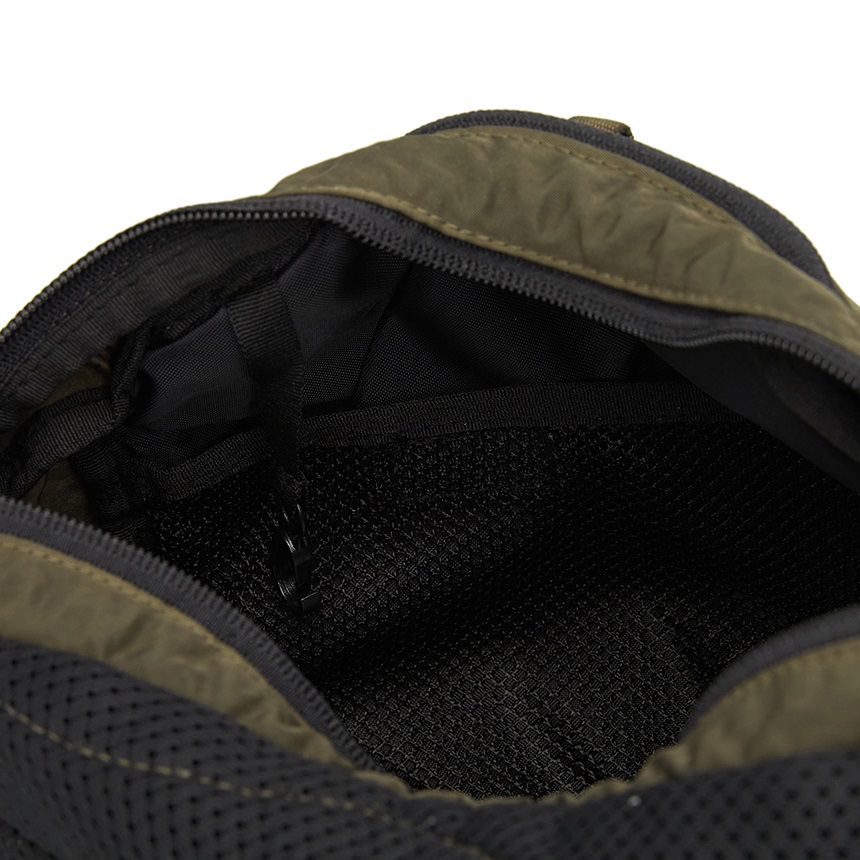 씨피컴퍼니(CP COMPANY) 남성 크로스백 RCCMAC735A 005269G 683