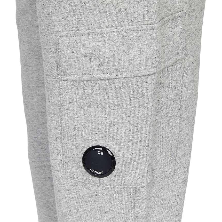 씨피컴퍼니(CP COMPANY) 남성 기모 스웻팬츠 RCCMSP717A 005086W M94