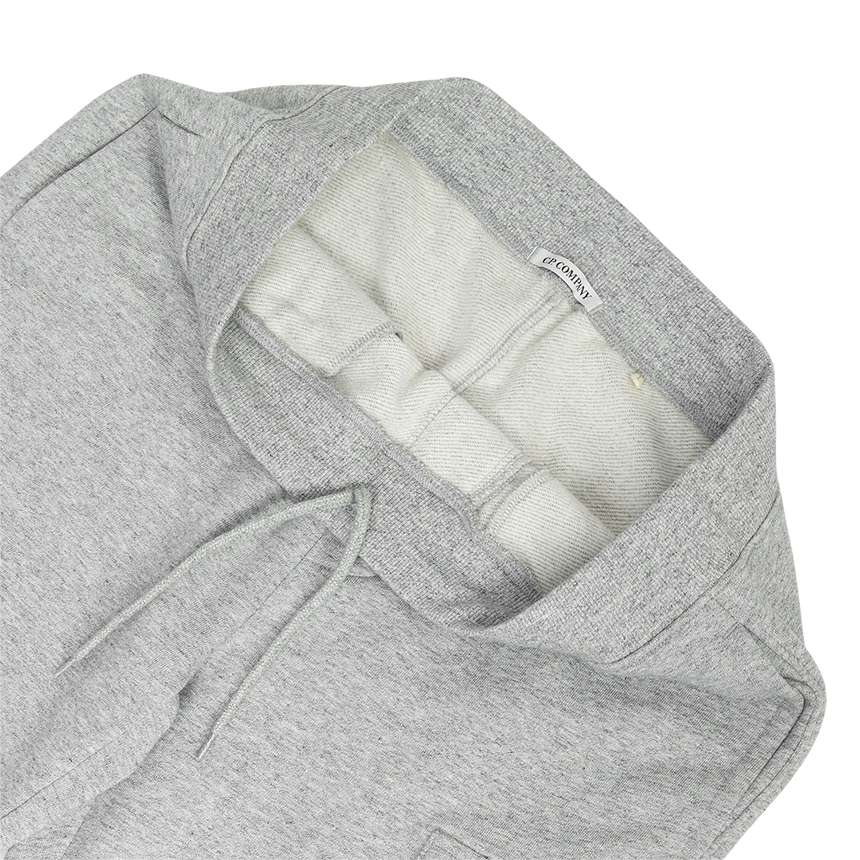 씨피컴퍼니(CP COMPANY) 남성 기모 스웻팬츠 RCCMSP717A 005086W M94
