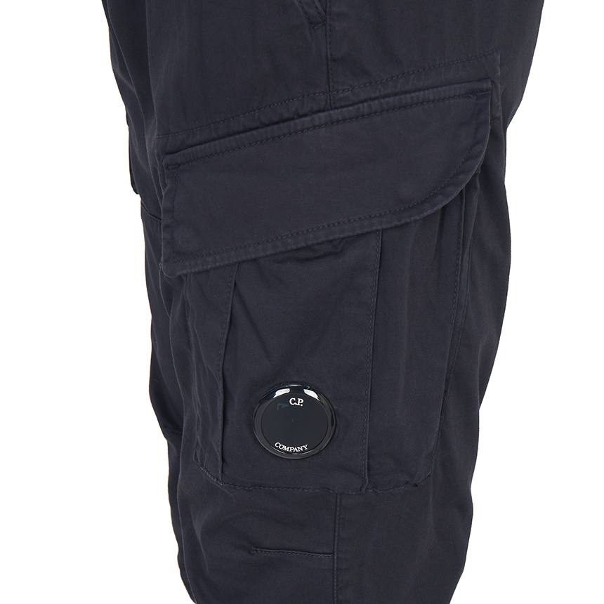 씨피컴퍼니(CP COMPANY) 남성 카고 팬츠 RSCMPA743A 005694G 888
