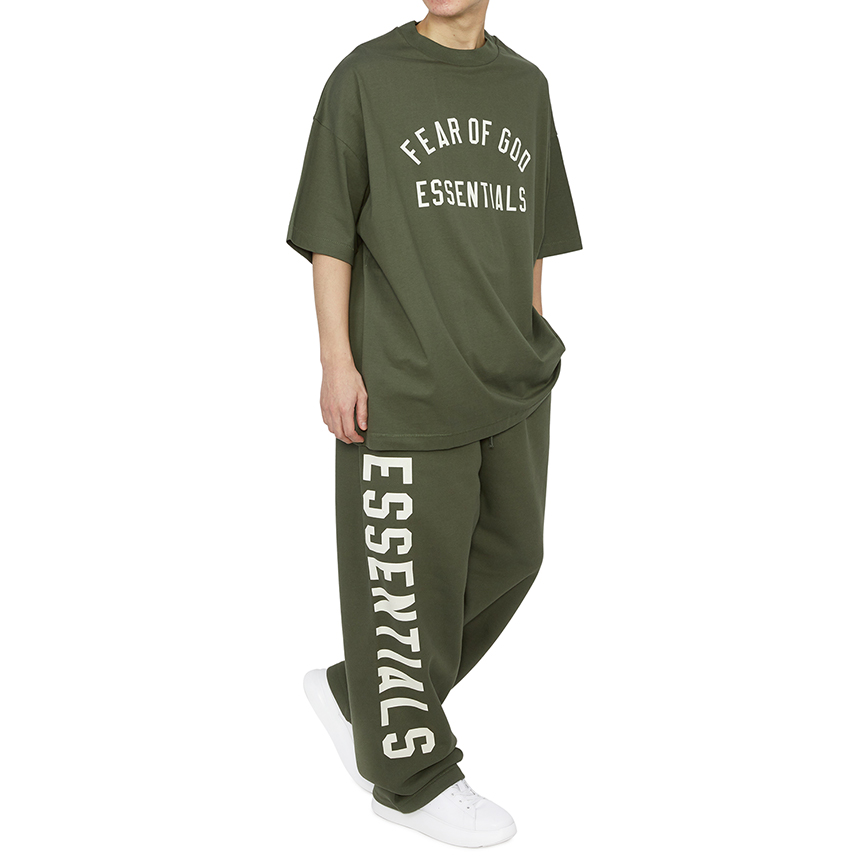 피어오브갓(FEAR OF GOD) 에센셜 반팔티셔츠 (남여공용) 125BT244195F MILITARY