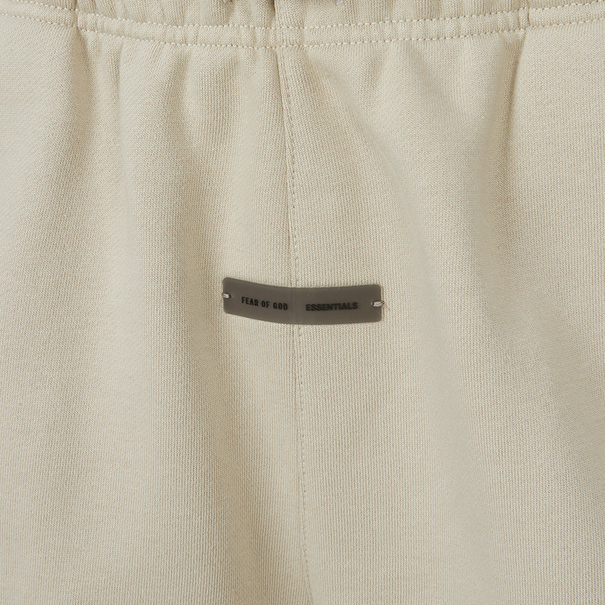 피어오브갓(FEAR OF GOD) 에센셜 남성 기모 반바지 160SP252001F TIMBER