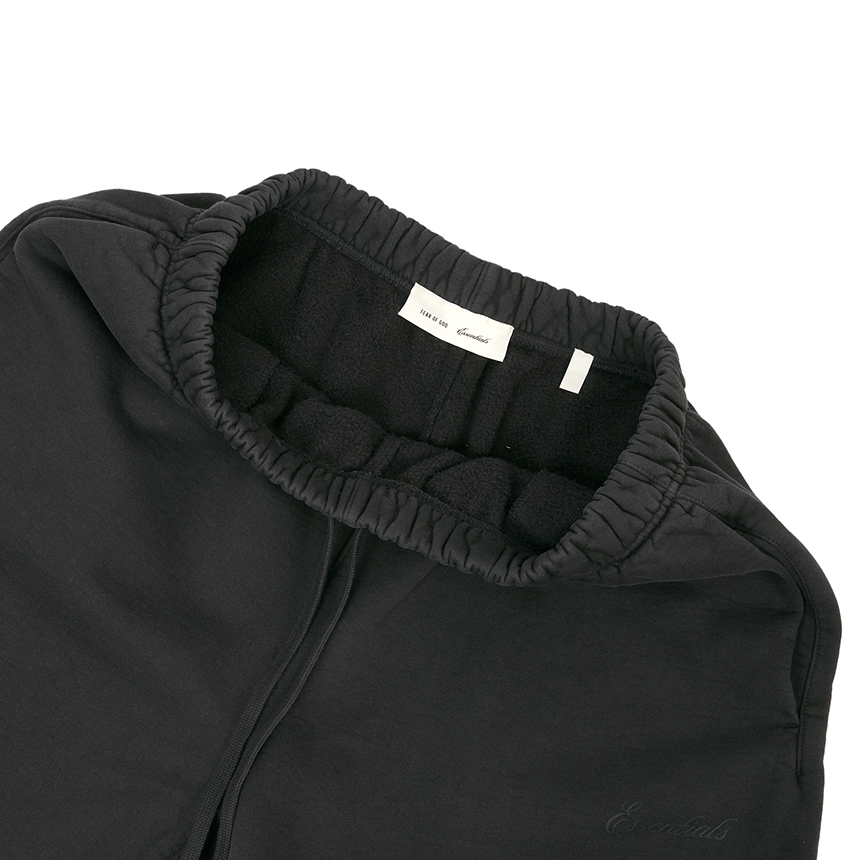 피어오브갓(FEAR OF GOD) 에센셜 남성 기모 반바지 160SP264111F FADED BLACK