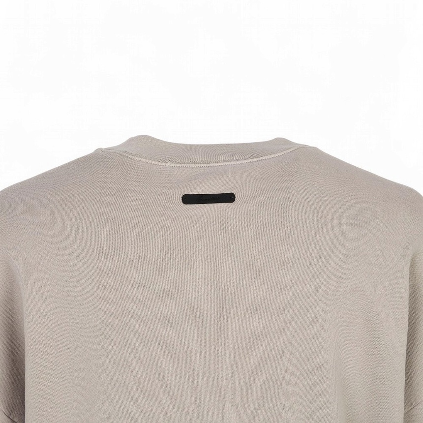 피어오브갓(FEAR OF GOD) 에센셜 남성 기모 맨투맨 192SP264453F FADED SEAL