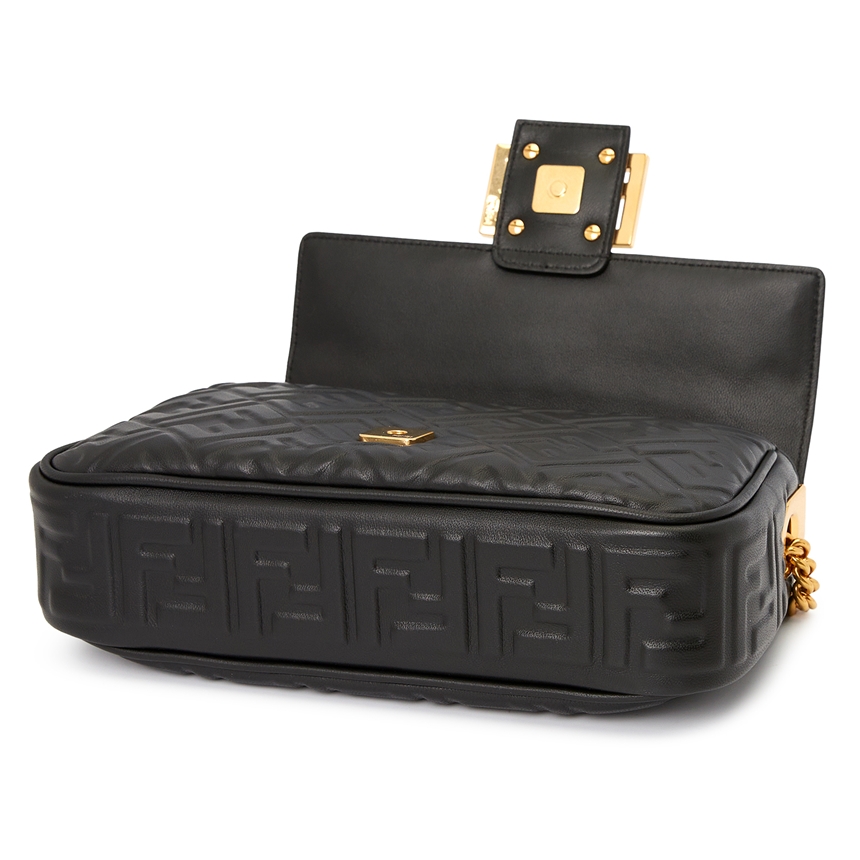 펜디(FENDI) 로고 바게트 미디움 여자 체인 숄더백 8BR793 AH9C F1CFJ