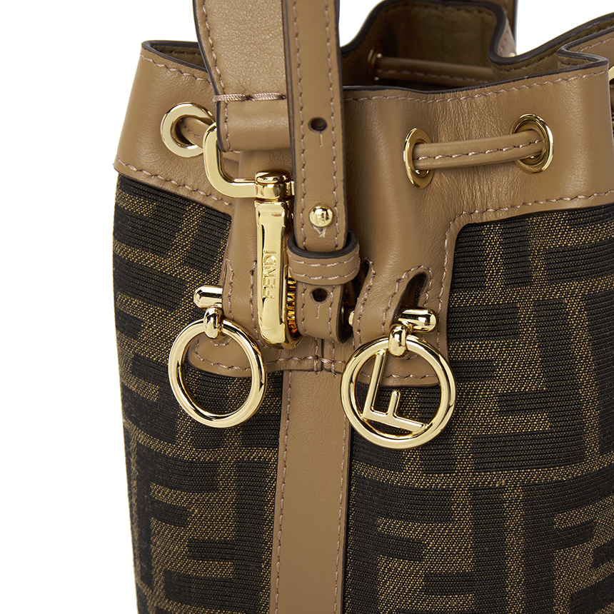 펜디(FENDI) 몬트레조 여성 버킷백 8BS093 ALP3 F1AOE