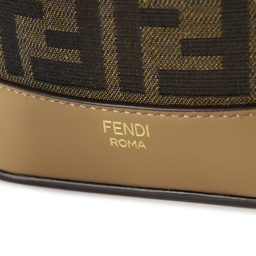 펜디(FENDI) 몬트레조 여성 버킷백 8BS093 ALP3 F1AOE