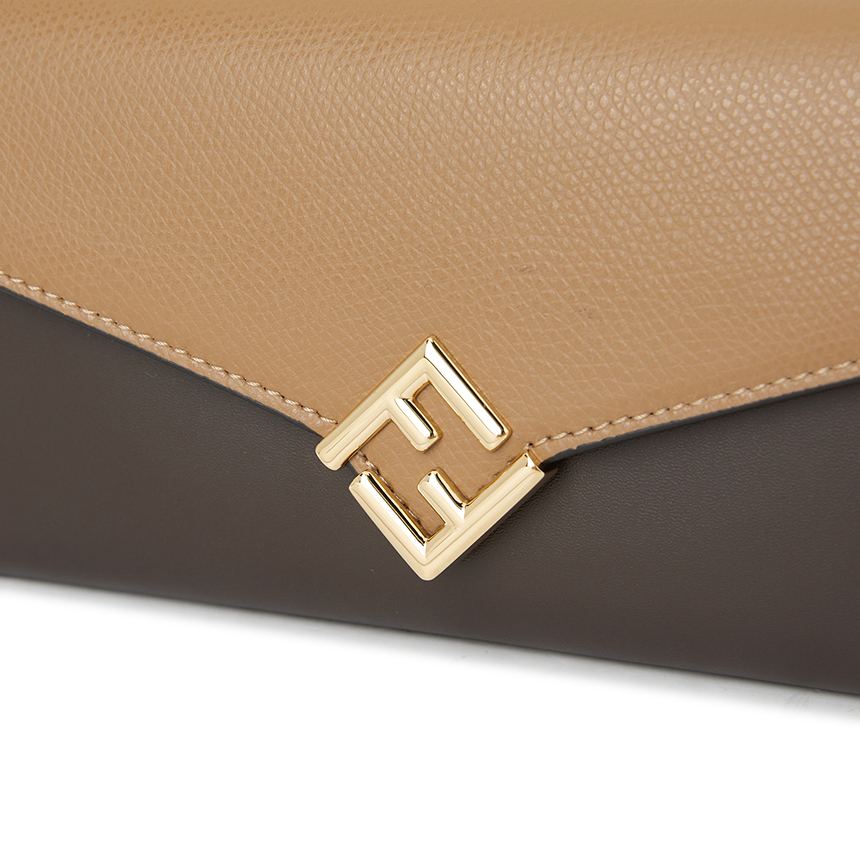 펜디(FENDI) FF 여성 체인 장지갑 8M0365 ALV4 F1UJ9
