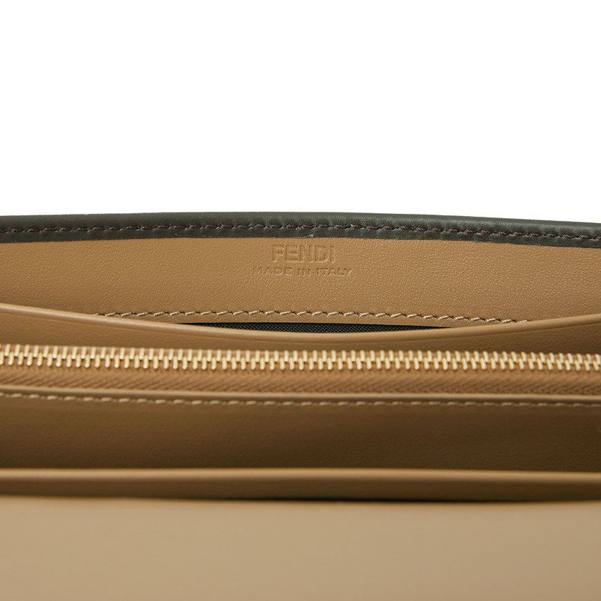 펜디(FENDI) FF 여성 체인 장지갑 8M0365 ALV4 F1UJ9