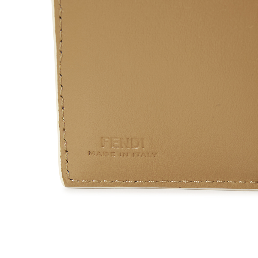 펜디(FENDI) 여성 반지갑 8M0480 AV1Y F1TVK