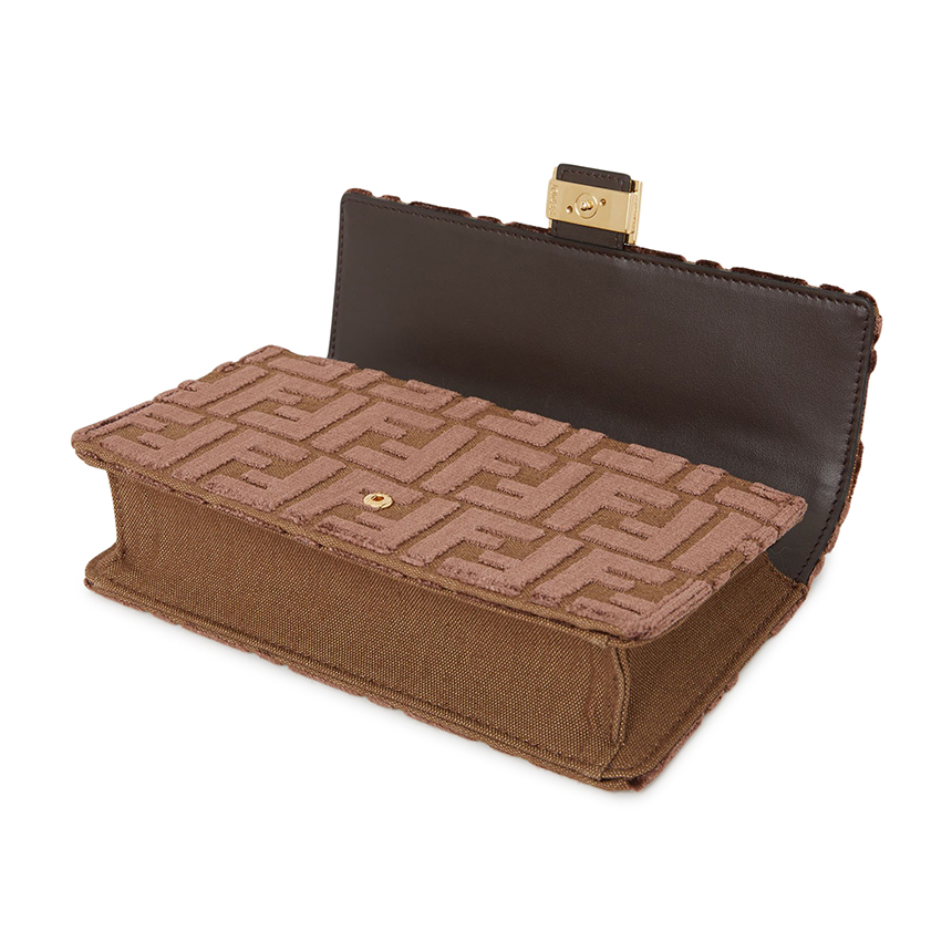 펜디(FENDI) 여성 체인 바게트백 8M0498 AT14 F0L1B