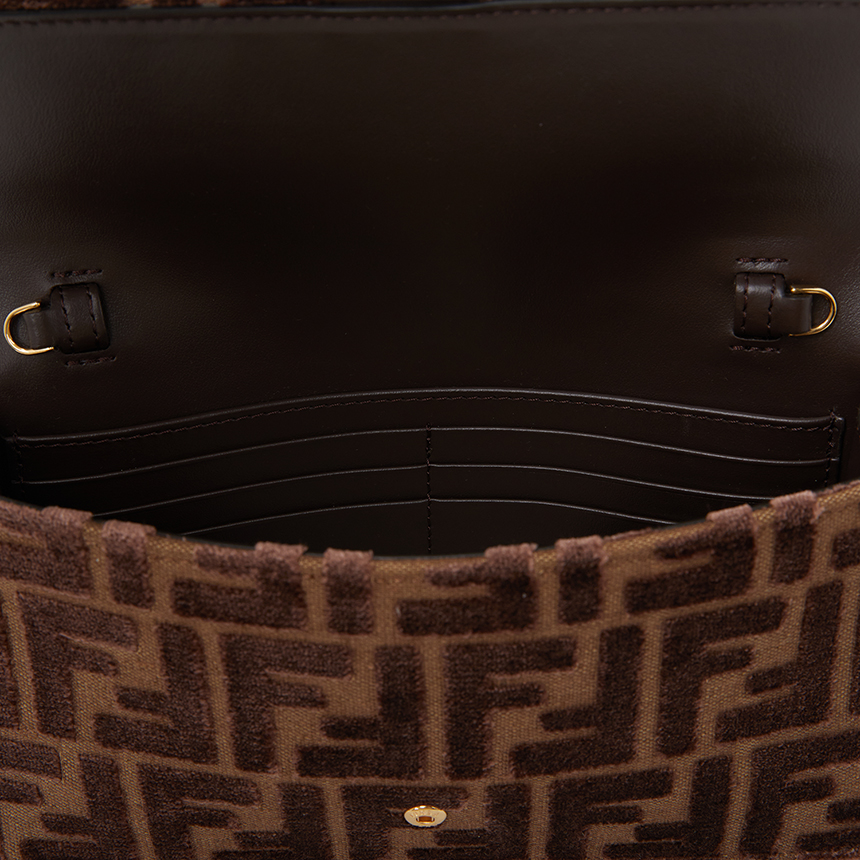 펜디(FENDI) 여성 체인 바게트백 8M0498 AT14 F0L1B