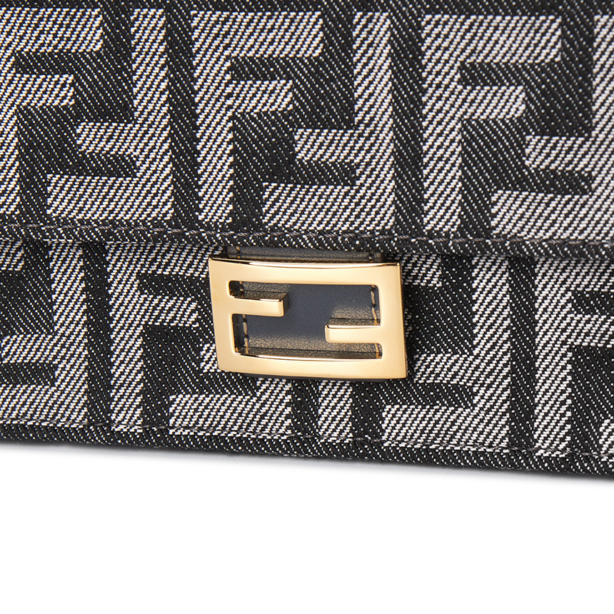 펜디(FENDI) 여성 체인 바게트백 8M0498 AUT4 F1UJ5