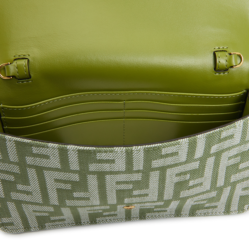 펜디(FENDI) 여성 체인 바게트백 8M0498 AUT4 F1VG0