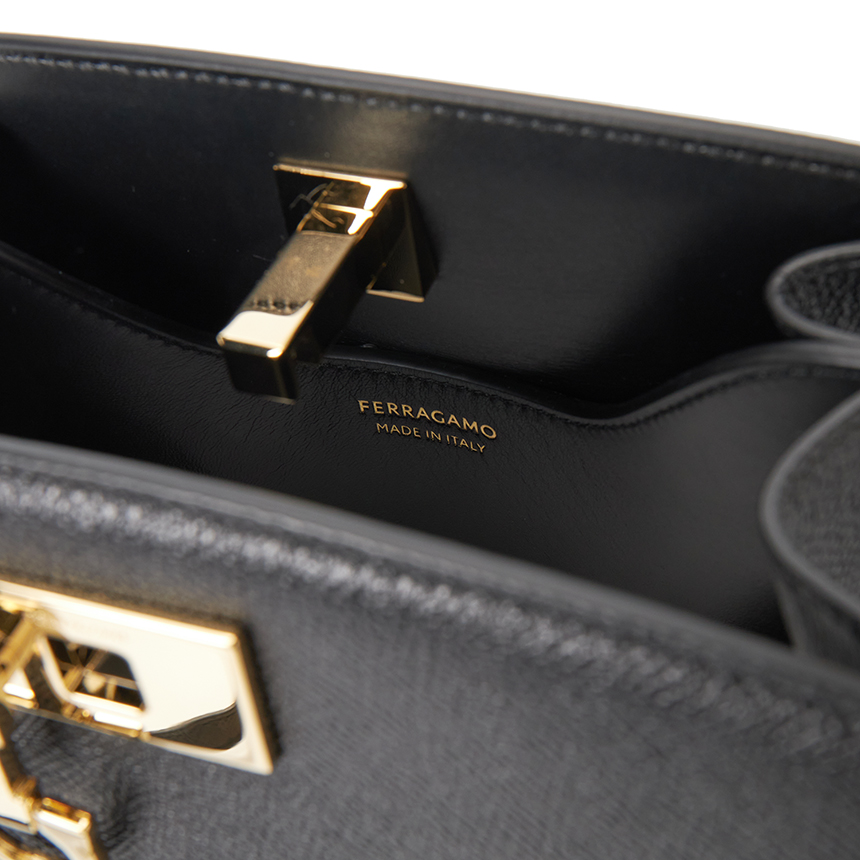 페라가모(FERRAGAMO) 스튜디오 박스 XS 여성 토트백 21A210 0786122