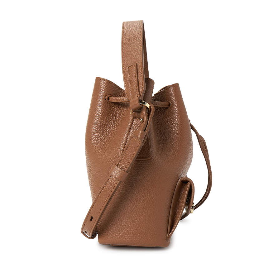 페라가모(FERRAGAMO) 허그 멀티포켓 여성 버킷백 220915 0785879