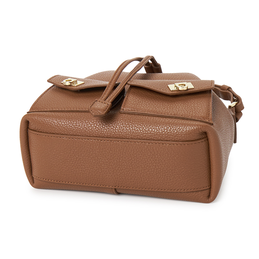 페라가모(FERRAGAMO) 허그 멀티포켓 여성 버킷백 220915 0785879