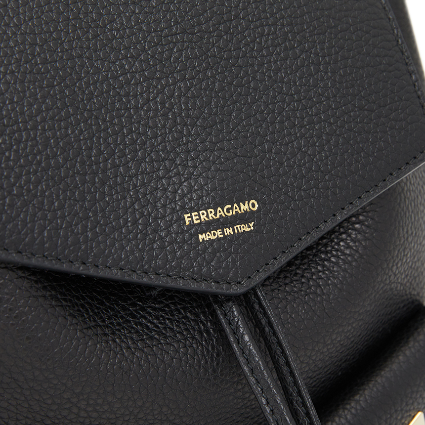 페라가모(FERRAGAMO) 멀티포켓 여성 백팩 220941 0785886