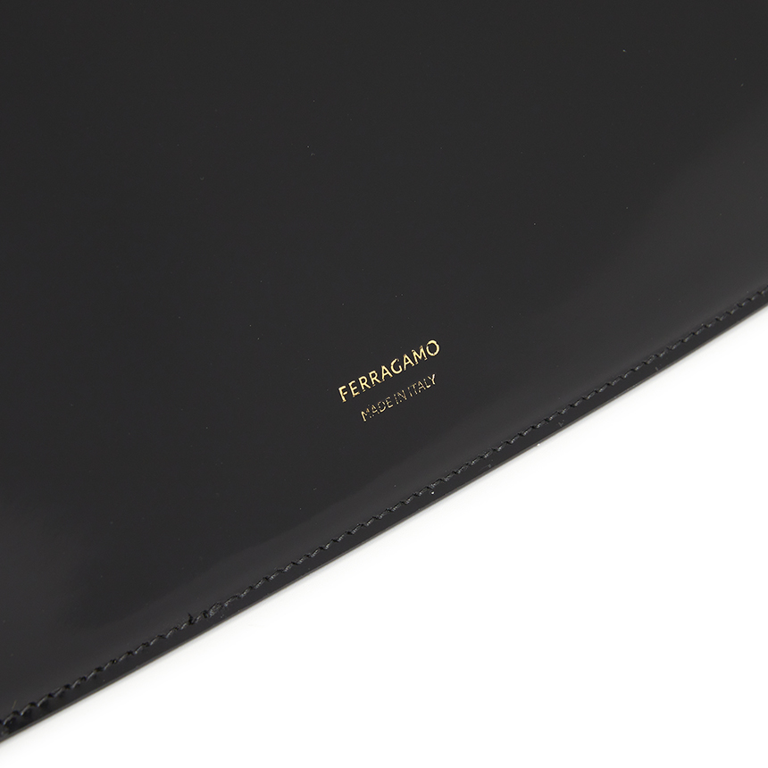 페라가모(FERRAGAMO) 간치니 여성 클러치 220958 0786099