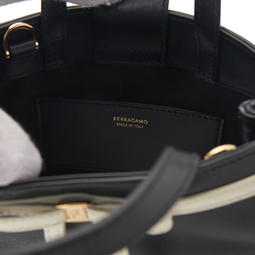 페라가모(FERRAGAMO) 미니 보우 여성 토트백 221080 0790190