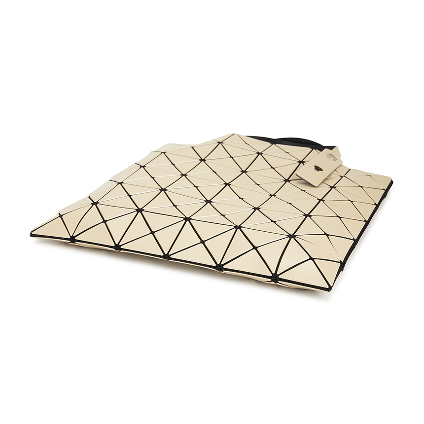 이세이미야케(ISSEY MIYAKE) 바오바오 루센트 메탈릭 여성 토트백 AG623 41
