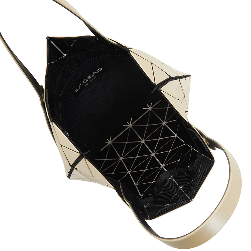 이세이미야케(ISSEY MIYAKE) 바오바오 루센트 메탈릭 여성 토트백 AG623 41