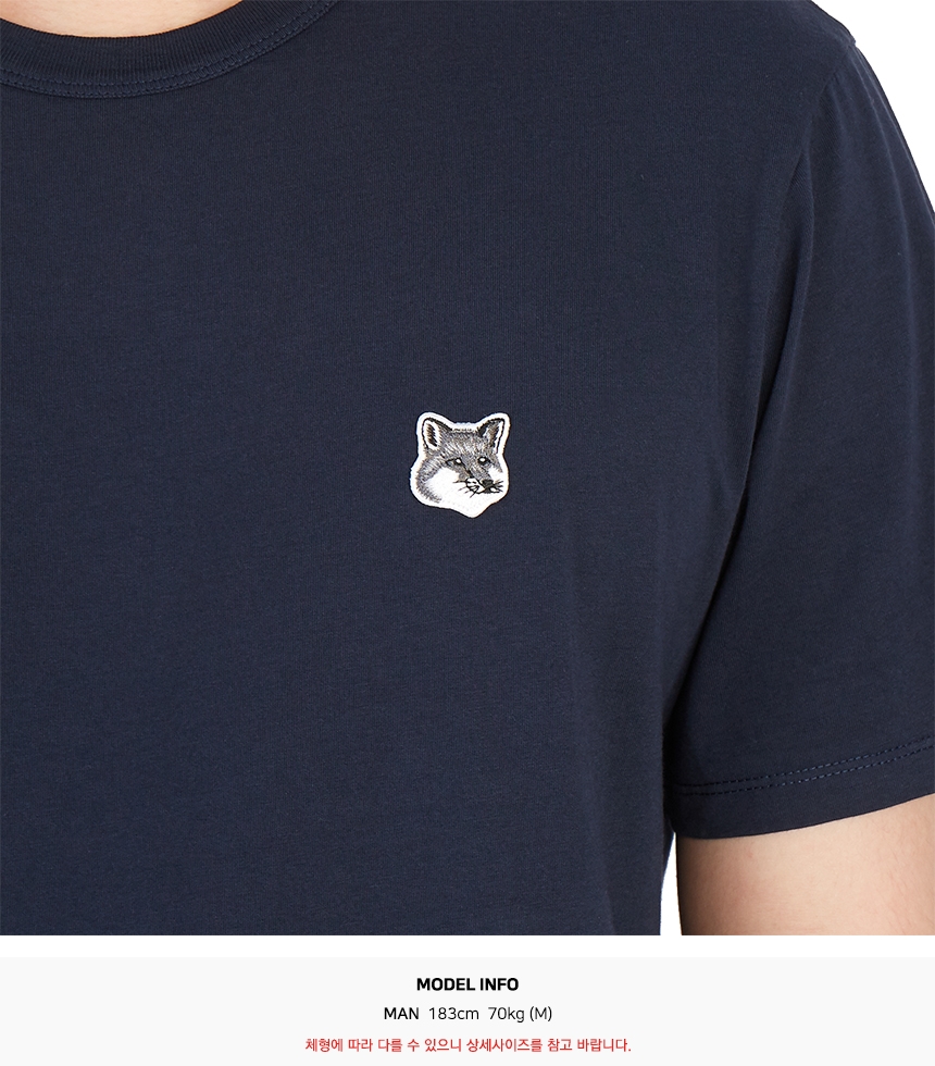 메종키츠네(MAISON KITSUNE) 그레이 폭스 헤드 남성 반팔티셔츠 GM00118KJ0008 P480