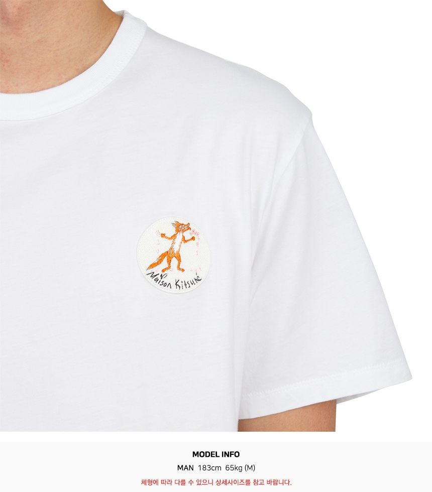 메종키츠네(MAISON KITSUNE) 메종키츠네 X 올림피아르탱 올리 플라워 폭스 패치 클래식 남자 크루넥 반팔티셔츠 JM00161KJ0008 P100