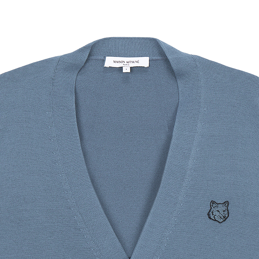 메종키츠네(MAISON KITSUNE) 볼드 폭스헤드 남성 가디건 MM00509KT1036 0075