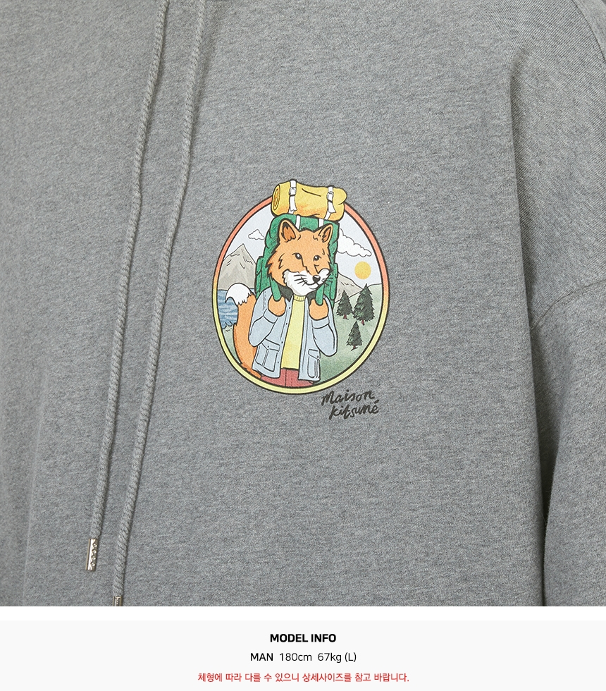 메종키츠네(MAISON KITSUNE) 램블링 폭스 남성 후드티 NM00707KM0001 H131