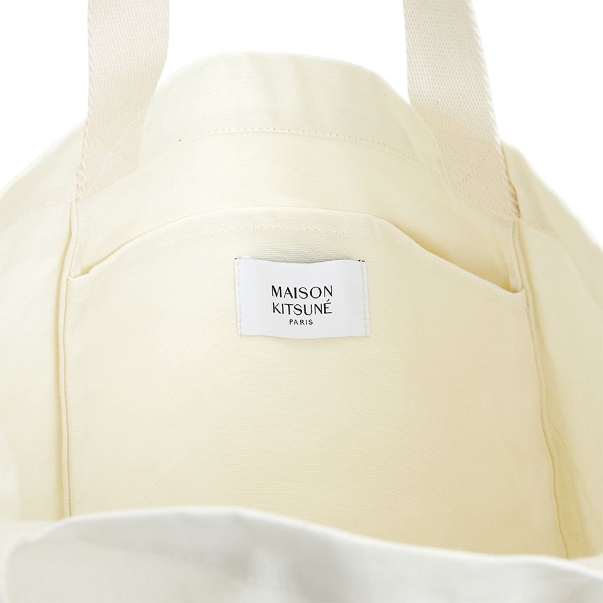 메종키츠네(MAISON KITSUNE) 핸드라이팅 토트백 (남여공용) OW05124WW9042 P700