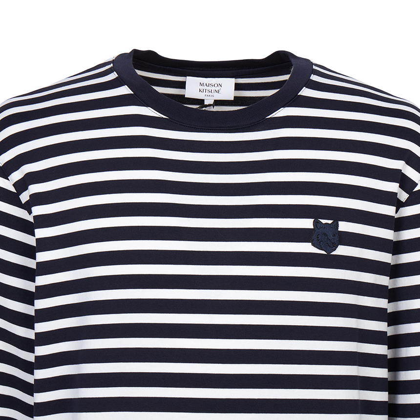 메종키츠네(MAISON KITSUNE) 폭스헤드 스트라이프 남성 긴팔티셔츠 PM00122KJ0044 B481