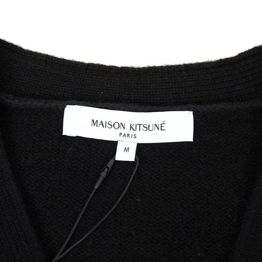 메종키츠네(MAISON KITSUNE) 폭스헤드 인타르시아 남성 가디건 PM00509KM0329 0391