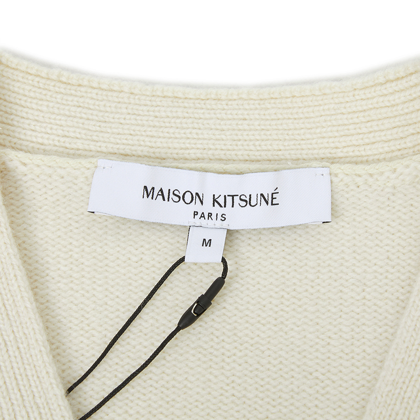 메종키츠네(MAISON KITSUNE) 폭스헤드 인타르시아 남성 가디건 PM00509KM0329 0395