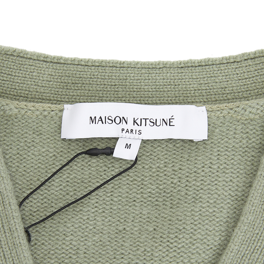 메종키츠네(MAISON KITSUNE) 폭스헤드 인타르시아 남성 가디건 PM00509KM0329 0396
