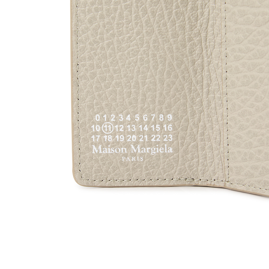 메종마르지엘라(MAISON MARGIELA) 포 스티치 반지갑 (남여공용) S36UI0416 P4455 T8039