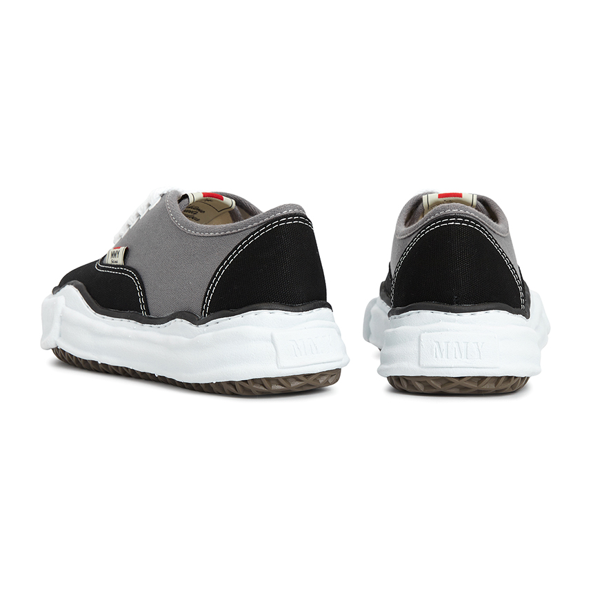 메종미하라야스히로(MAISON MIHARA YASUHIRO) 베이커 오리지널 솔 바이컬러 스니커즈 (남여공용) A13FW738 BLK GRY