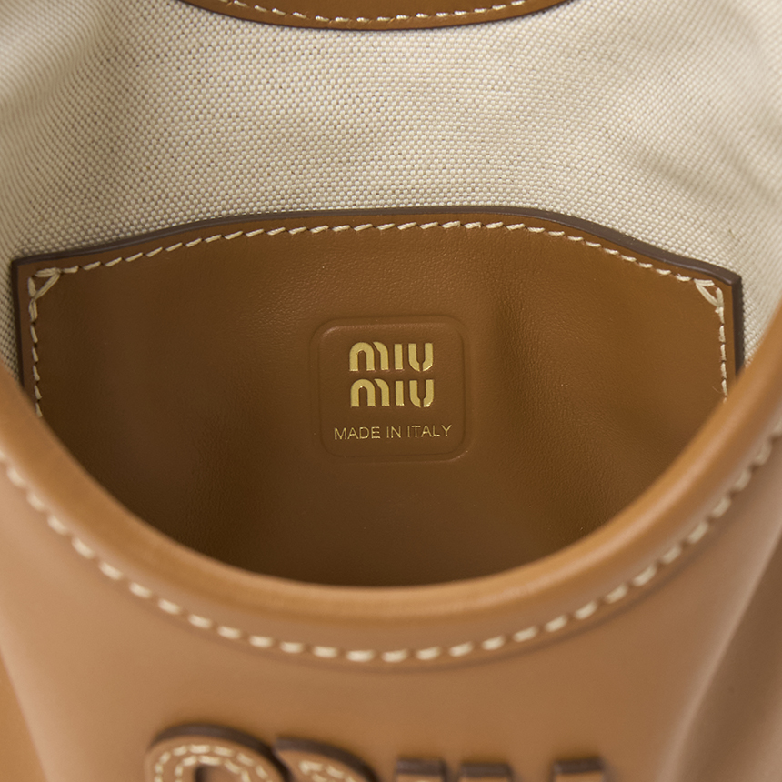 미우미우(MIUMIU) 아이비 여성 토트백 5BA281 2CRW F0046 OLN