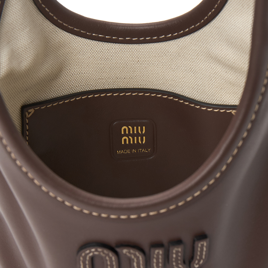 미우미우(MIUMIU) 아이비 여성 토트백 5BA281 2CRW F0NBL OLN