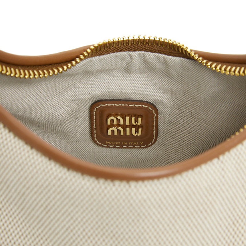 미우미우(MIUMIU) 완더 여성 호보백 5BC125 ACRN F062F OWF