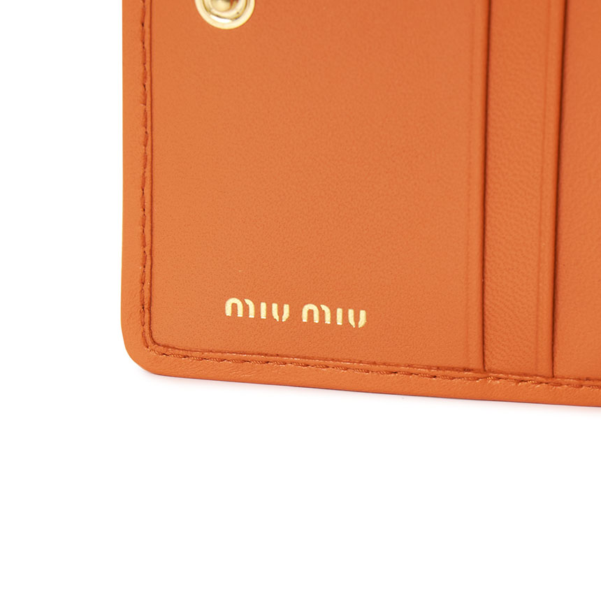 미우미우(MIUMIU) 마테라쎄 여성 카드지갑 5MC103 AFPP F0049