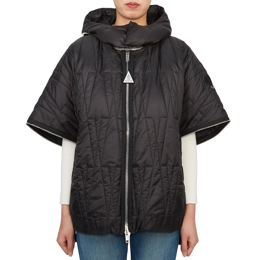 몽클레어(MONCLER) X 윌로우 스미스 하이사 여성 패딩 점퍼 1A00004 M5010 999