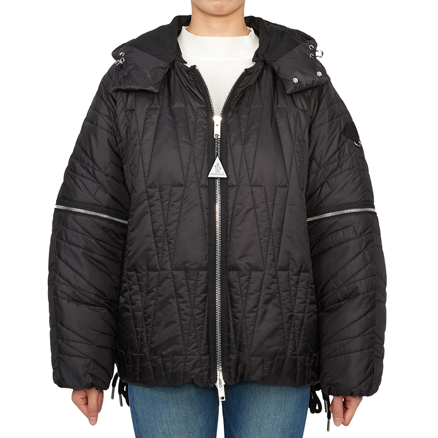 몽클레어(MONCLER) X 윌로우 스미스 하이사 여성 패딩 점퍼 1A00004 M5010 999
