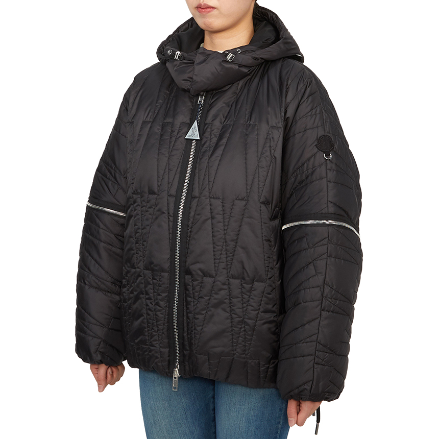 몽클레어(MONCLER) X 윌로우 스미스 하이사 여성 패딩 점퍼 1A00004 M5010 999